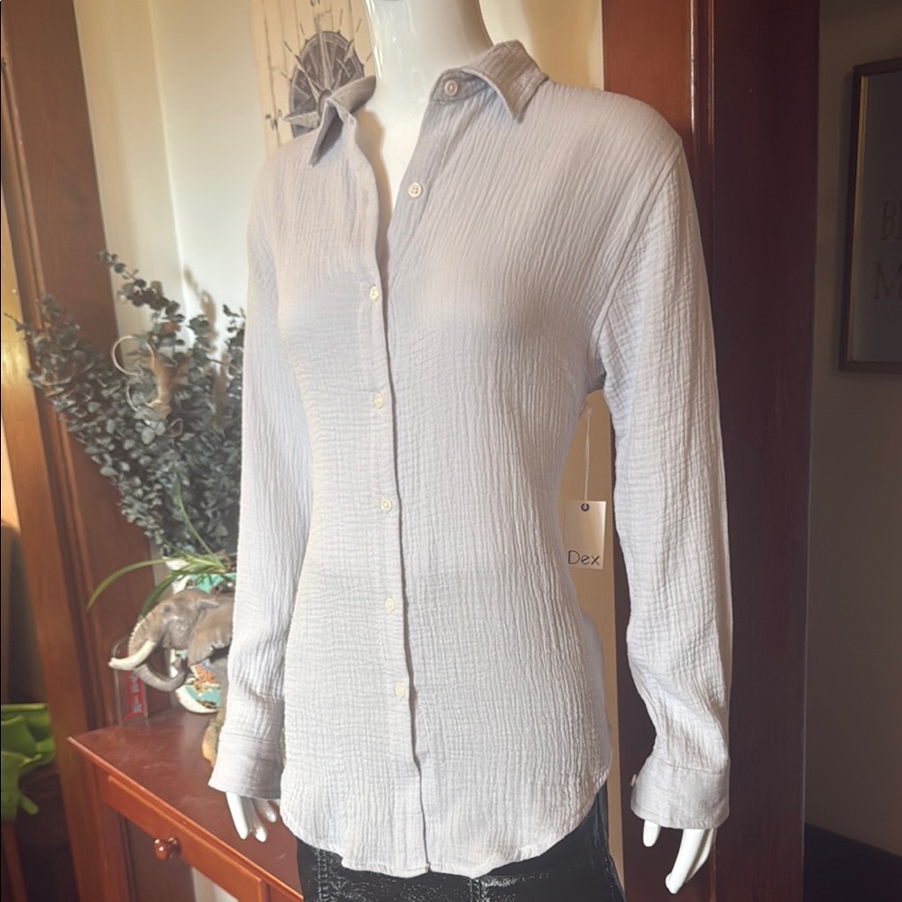 NWT size XS Dex, double layer Dex Soft baby blue/Gray Textured Shirt